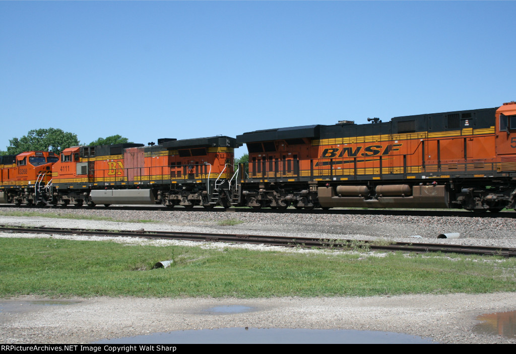 BNSF 4111